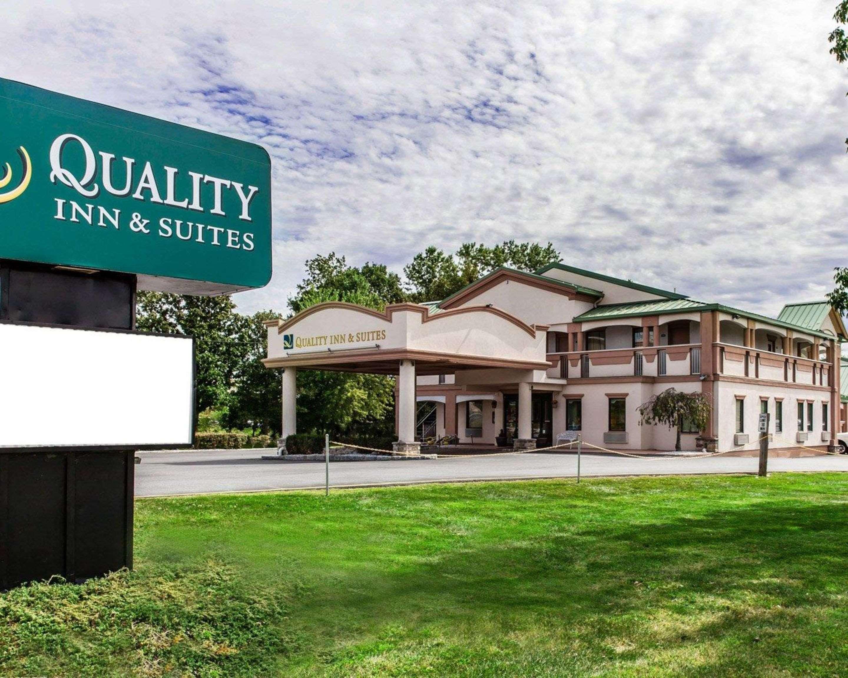 Quality Inn & Suites Quakertown-Allentown Buitenkant foto