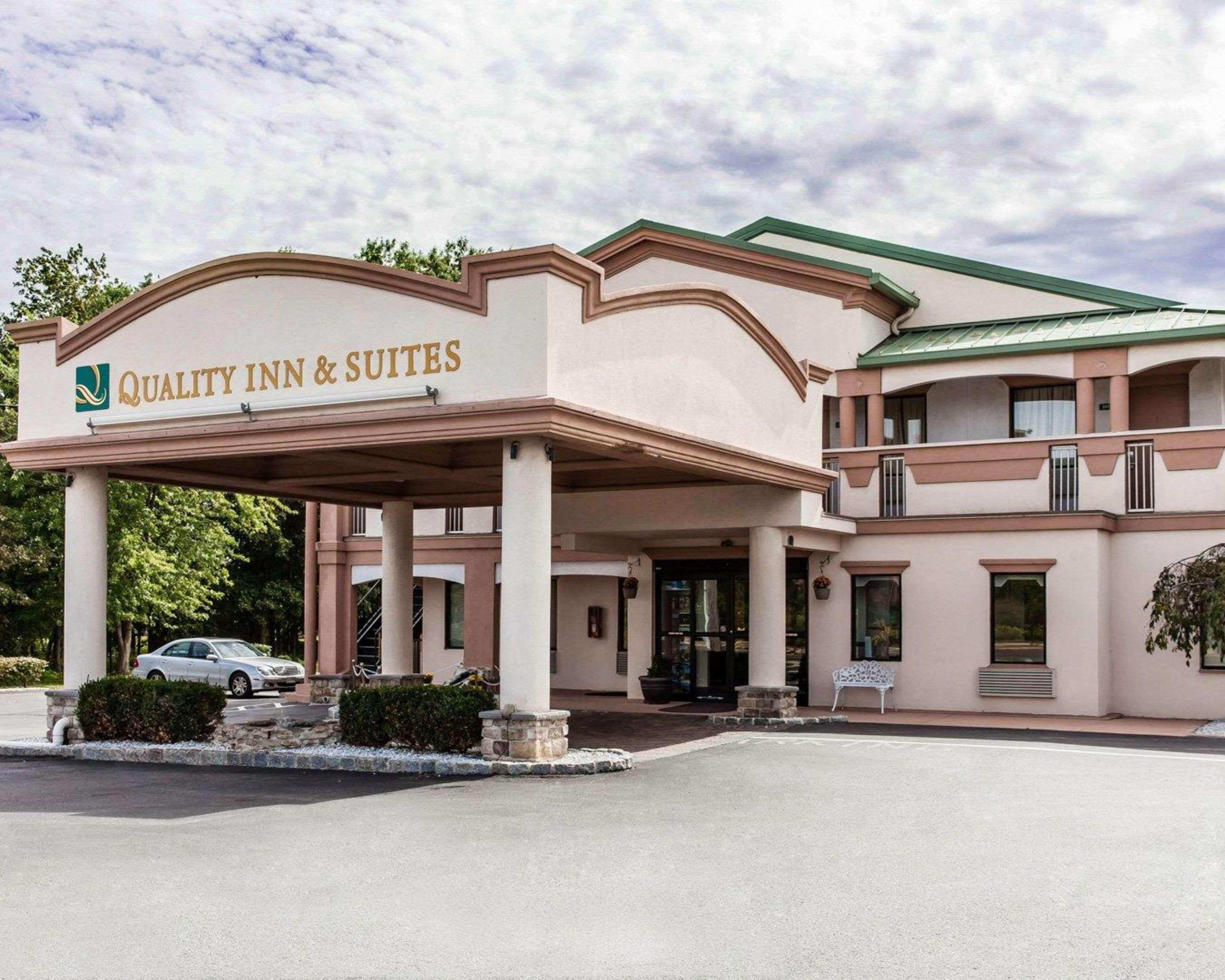 Quality Inn & Suites Quakertown-Allentown Buitenkant foto